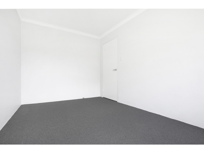 9/8 Myrtle Street, Coniston NSW 2500