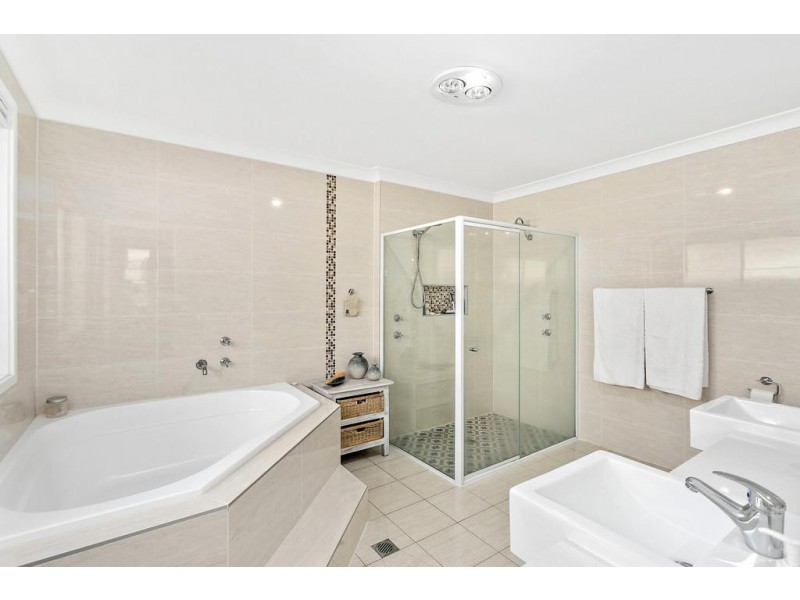 13 Peninsula Avenue, Haywards Bay NSW 2530