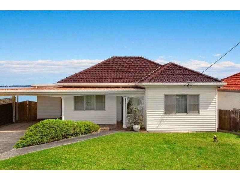 49 Northcliffe Drive, Lake Heights NSW 2502
