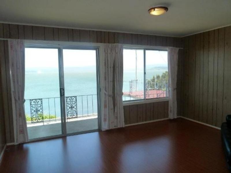 49 Northcliffe Drive, Lake Heights NSW 2502