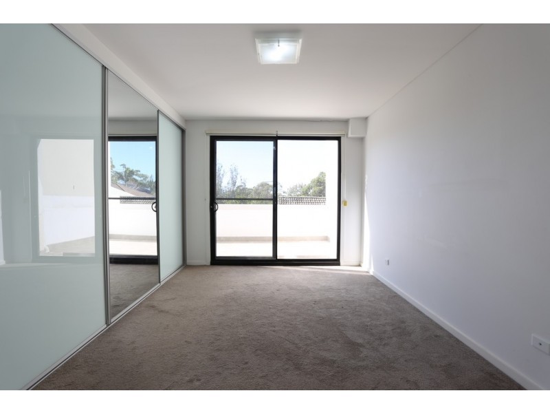 8/1-3 Woodlawn Avenue, Mangerton NSW 2500