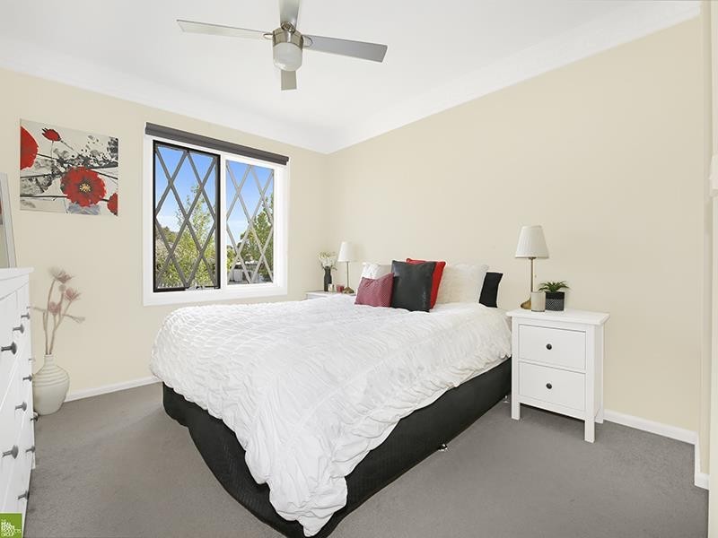 20 Coral Crescent, Unanderra NSW 2526