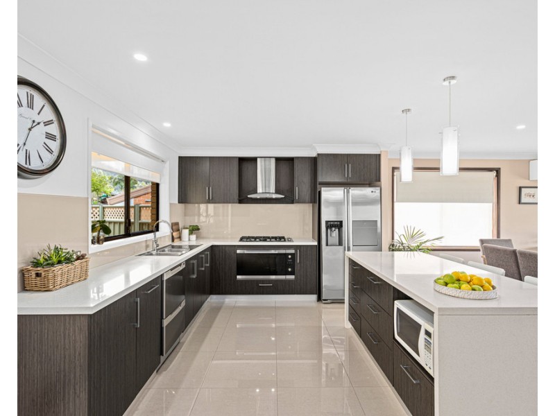 10 Plumwood Crescent, Cordeaux Heights NSW 2526