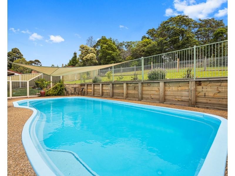 10 Plumwood Crescent, Cordeaux Heights NSW 2526