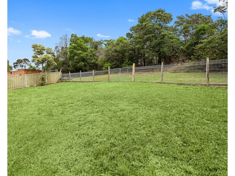 10 Plumwood Crescent, Cordeaux Heights NSW 2526