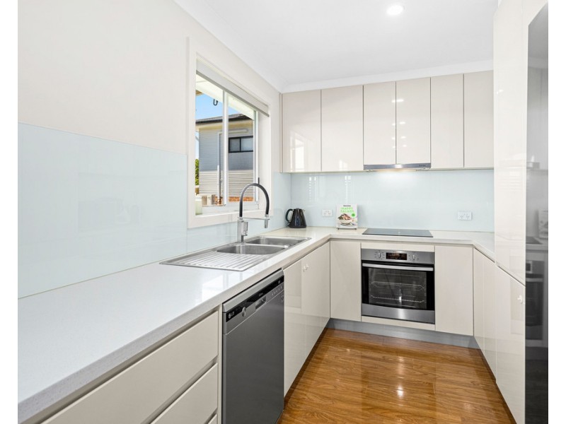 1 Beveles Avenue, Unanderra NSW 2526