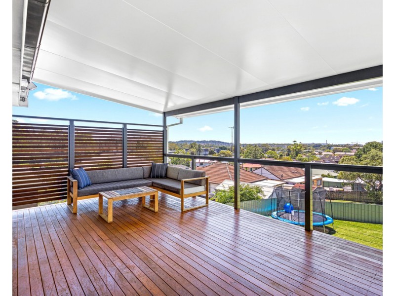 1 Beveles Avenue, Unanderra NSW 2526