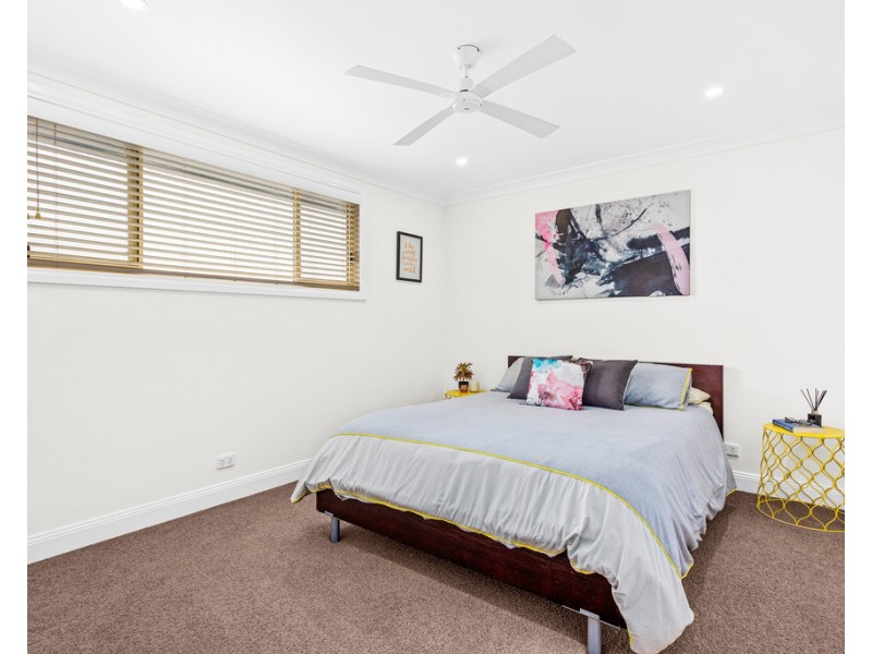 16 Bruce Street, Unanderra NSW 2526