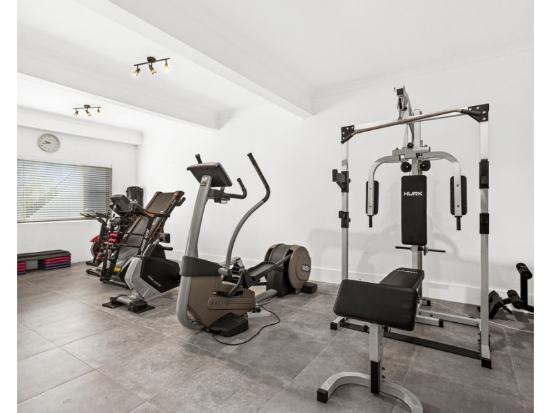 16 Bruce Street, Unanderra NSW 2526