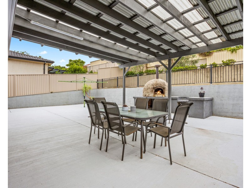 16 Bruce Street, Unanderra NSW 2526