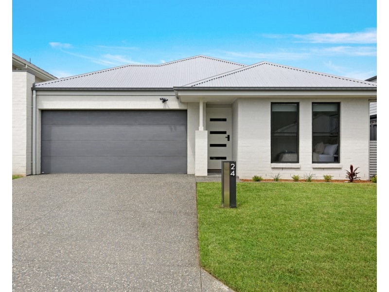 24 Saddleback Crescent, Kembla Grange NSW 2526