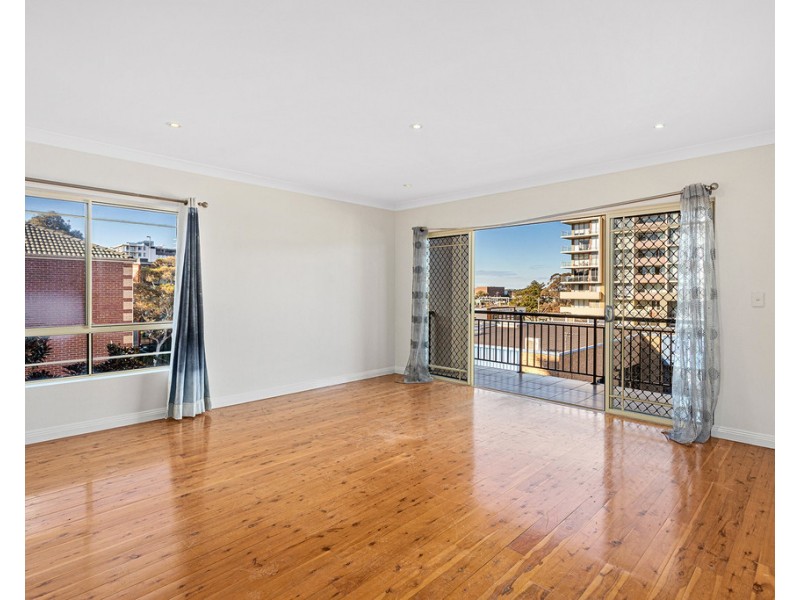 18/12-14 Gladstone Avenue, Wollongong NSW 2500