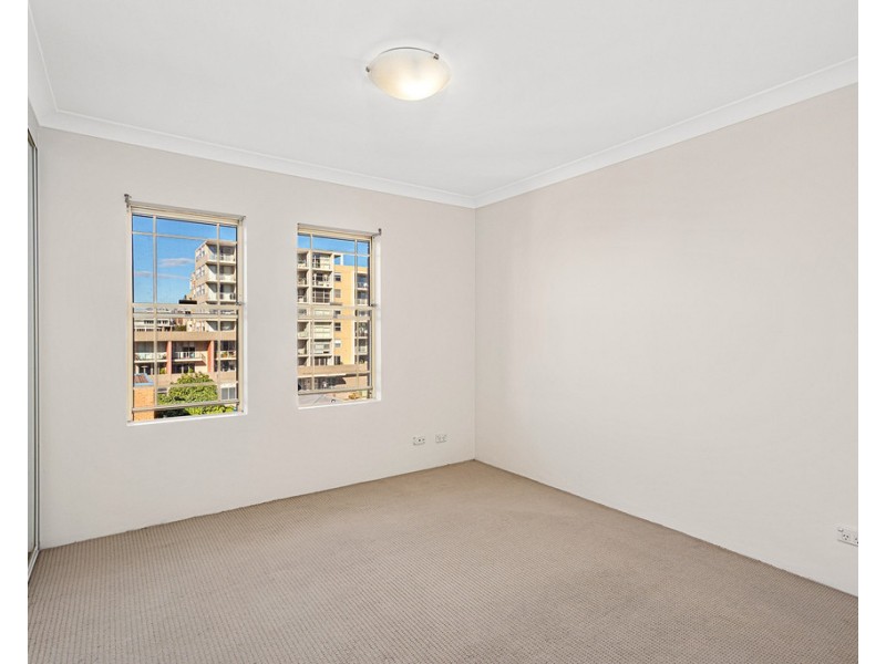 18/12-14 Gladstone Avenue, Wollongong NSW 2500
