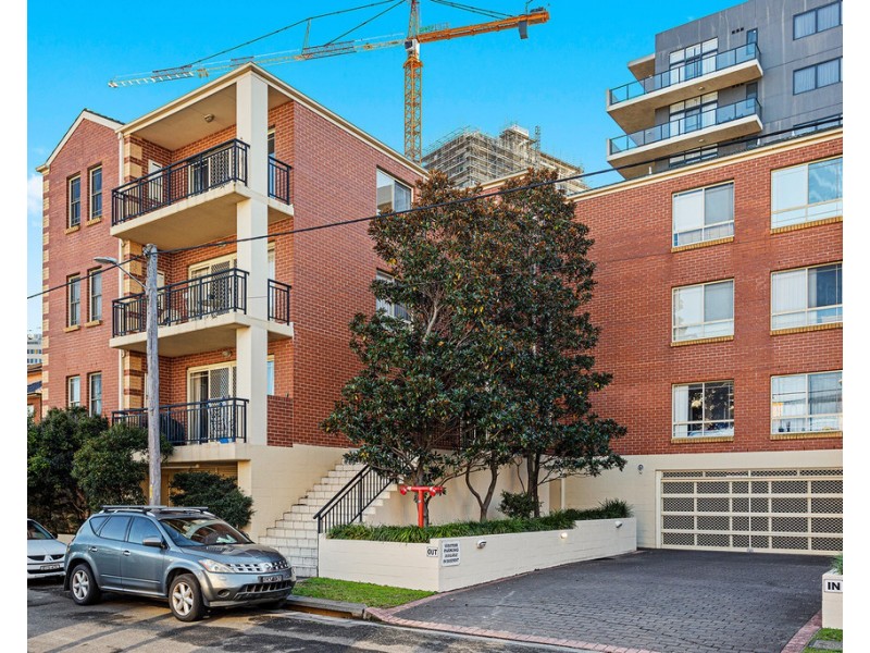 18/12-14 Gladstone Avenue, Wollongong NSW 2500