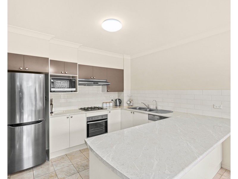 15/4A Tallegalla Street, Unanderra NSW 2526