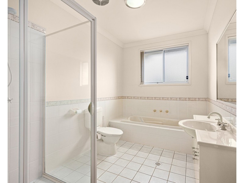 15/4A Tallegalla Street, Unanderra NSW 2526