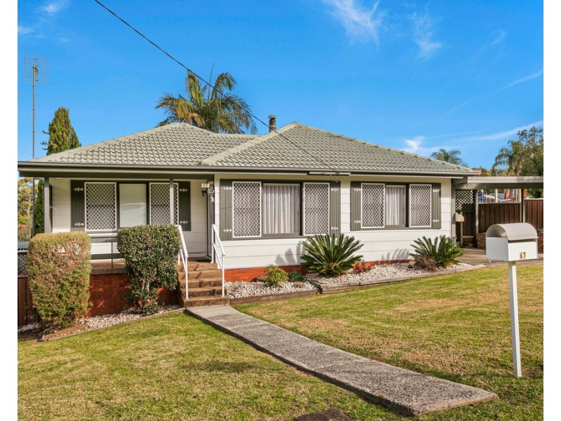 67 Beverley Avenue, Unanderra NSW 2526