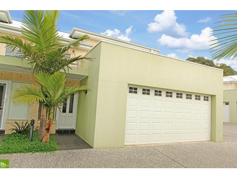 3/4a Tallegalla, Unanderra NSW 2526
