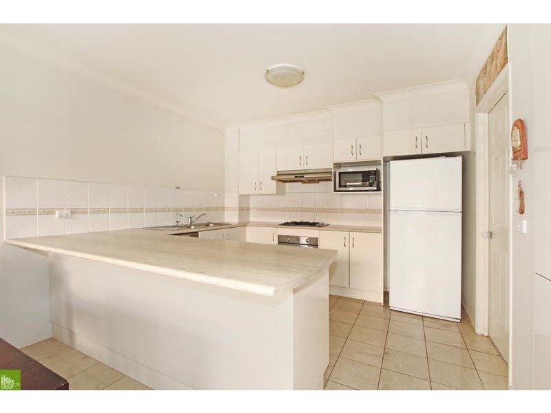 3/4a Tallegalla, Unanderra NSW 2526