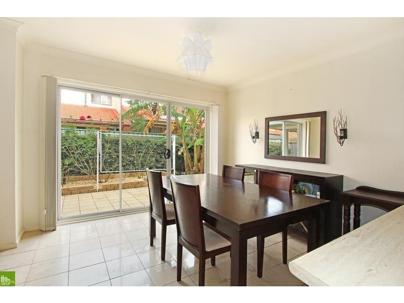 3/4a Tallegalla, Unanderra NSW 2526
