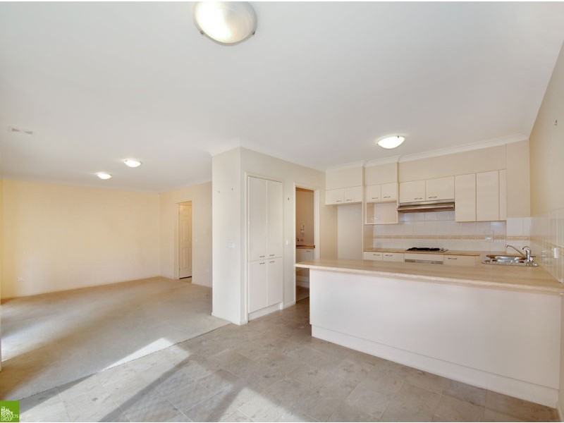 4/4a Tallegalla Street, Unanderra NSW 2526