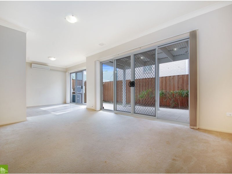 4/4a Tallegalla Street, Unanderra NSW 2526