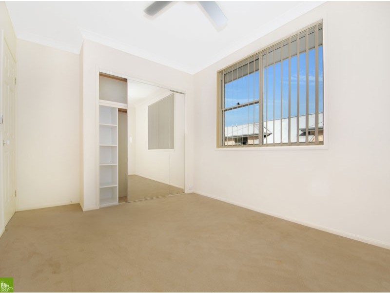 4/4a Tallegalla Street, Unanderra NSW 2526