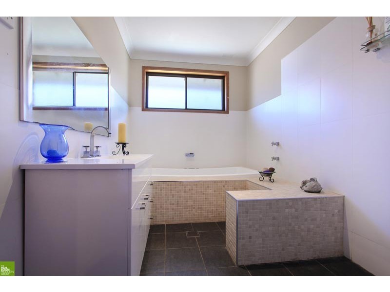 21 Loch View Avenue, Farmborough Heights NSW 2526