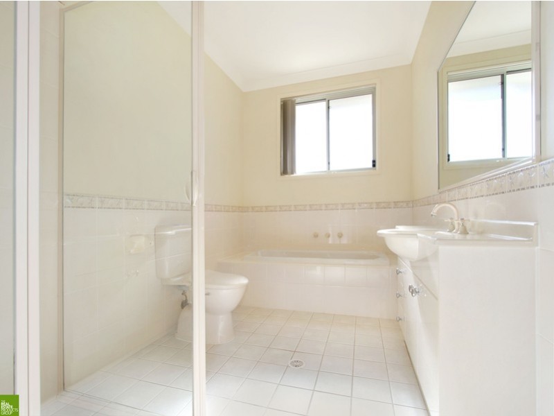 10/4a Tallegalla Street, Unanderra NSW 2526