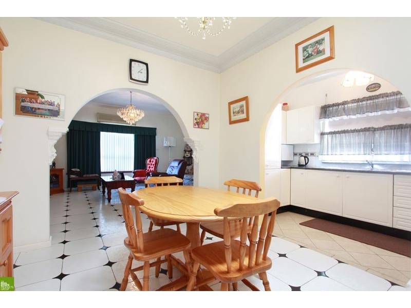 173 Flagstaff Road, Lake Heights NSW 2502