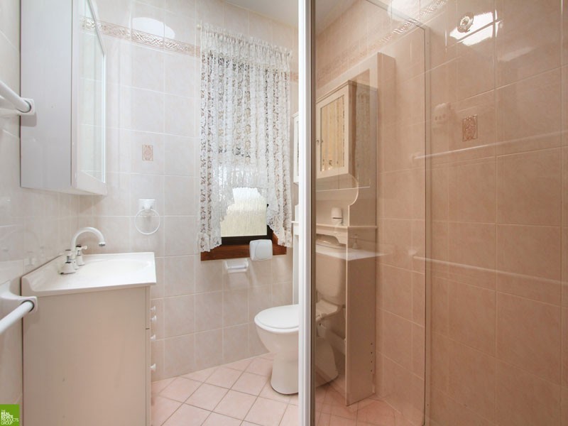 4 Caloola Avenue, Koonawarra NSW 2530