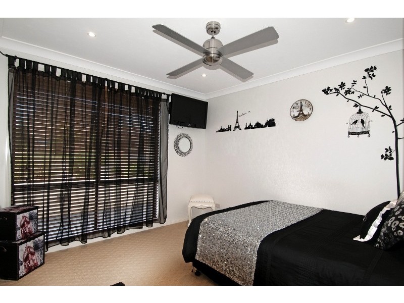 14 Kariewood Cct, Horsley NSW 2530