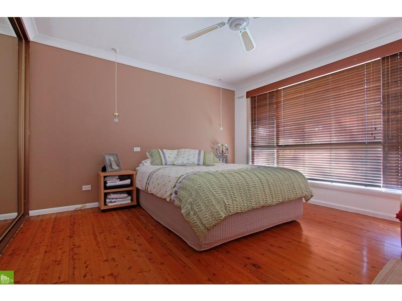 29 Bristol Pde, Farmborough Heights NSW 2526