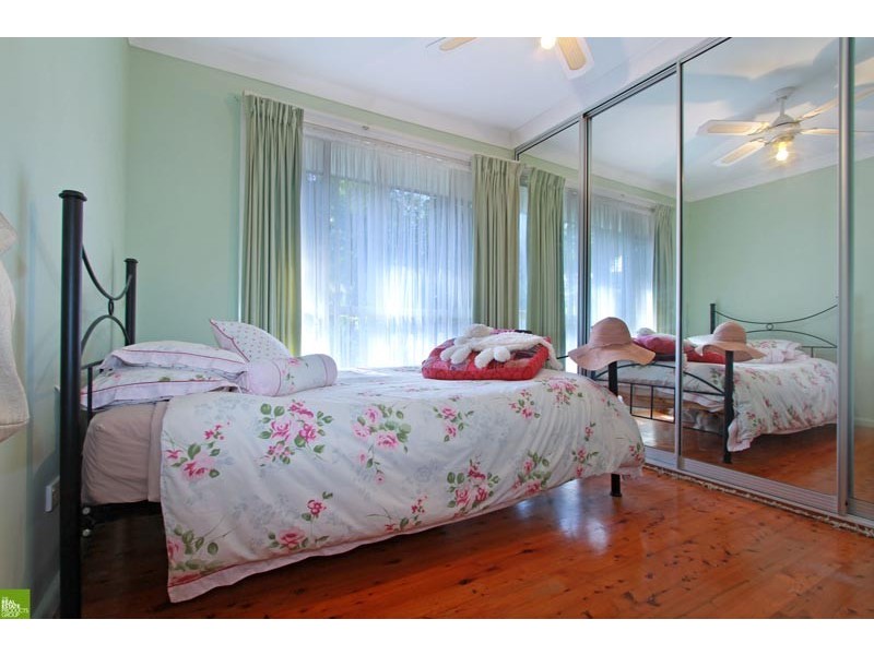 29 Bristol Pde, Farmborough Heights NSW 2526