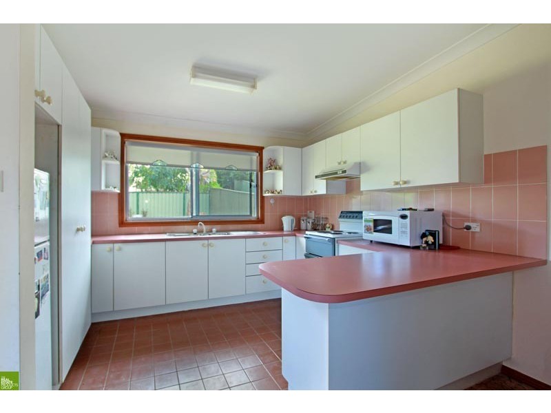 29 Bristol Pde, Farmborough Heights NSW 2526