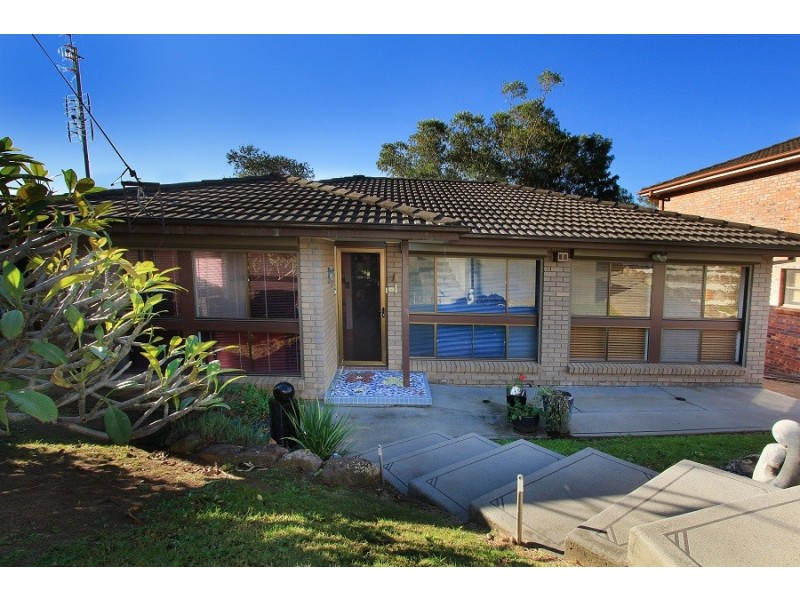 82 Cummins Street, Unanderra NSW 2526