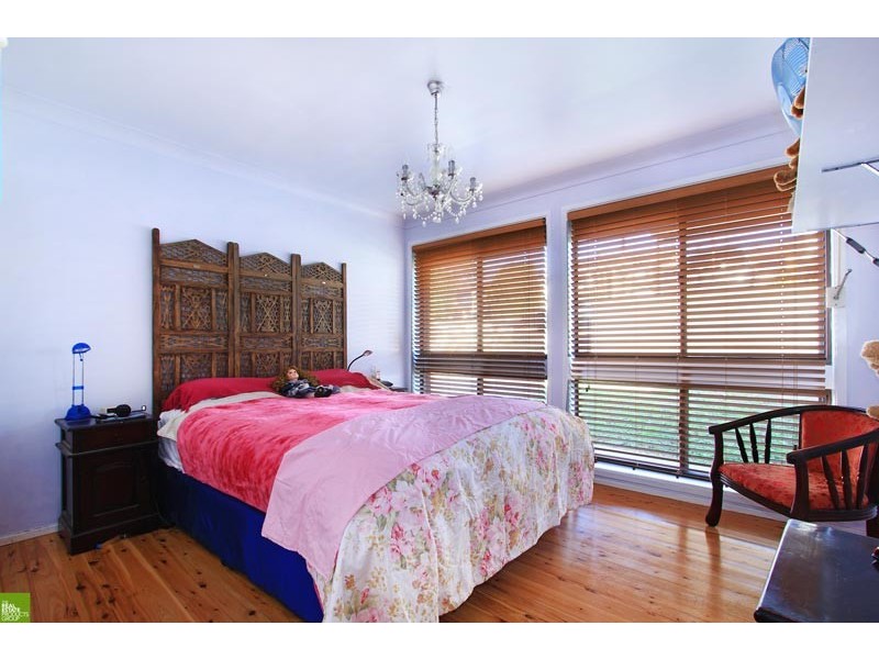 82 Cummins Street, Unanderra NSW 2526