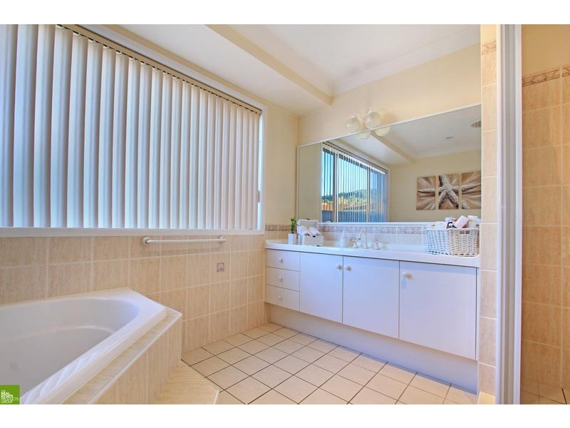 4F Nannawilli Street, Berkeley NSW 2506