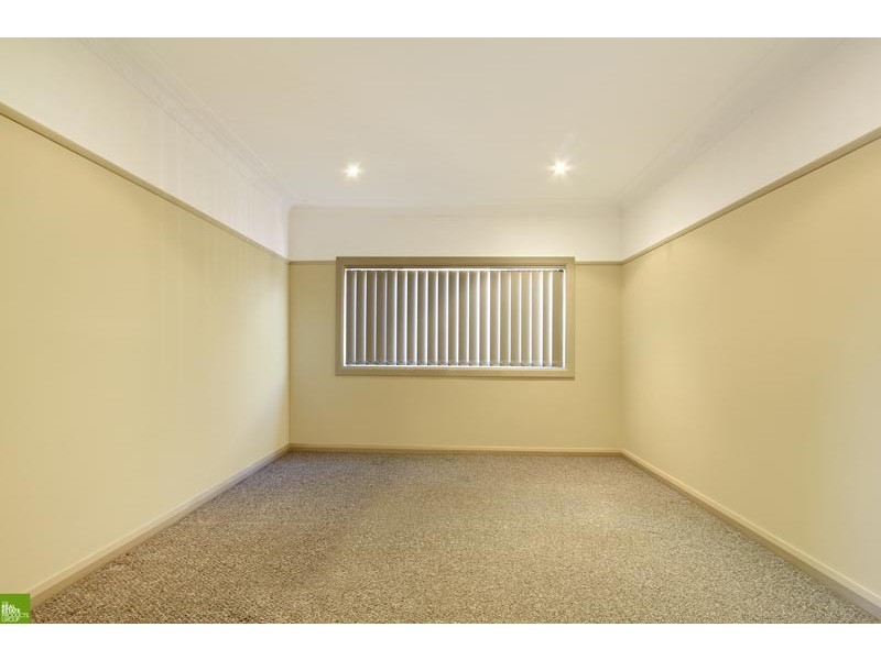 15 Hill Street, Mount Saint Thomas NSW 2500