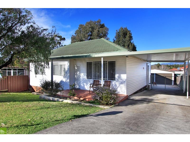33 Gloucester Crescent, Dapto NSW 2530