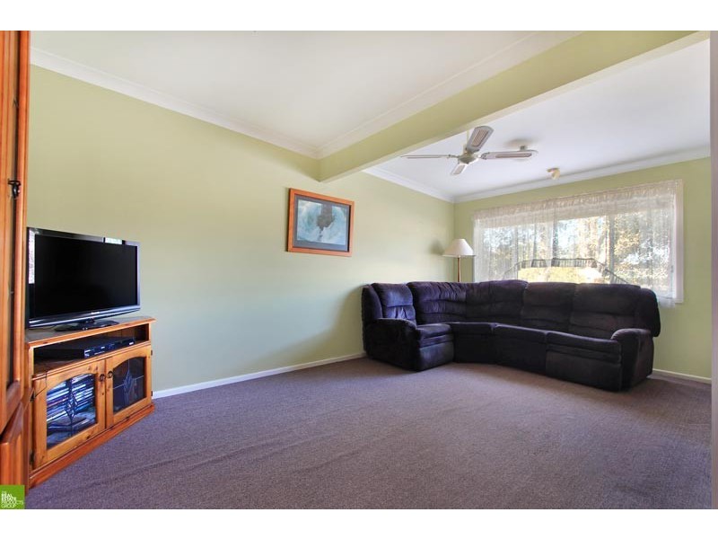 33 Gloucester Crescent, Dapto NSW 2530