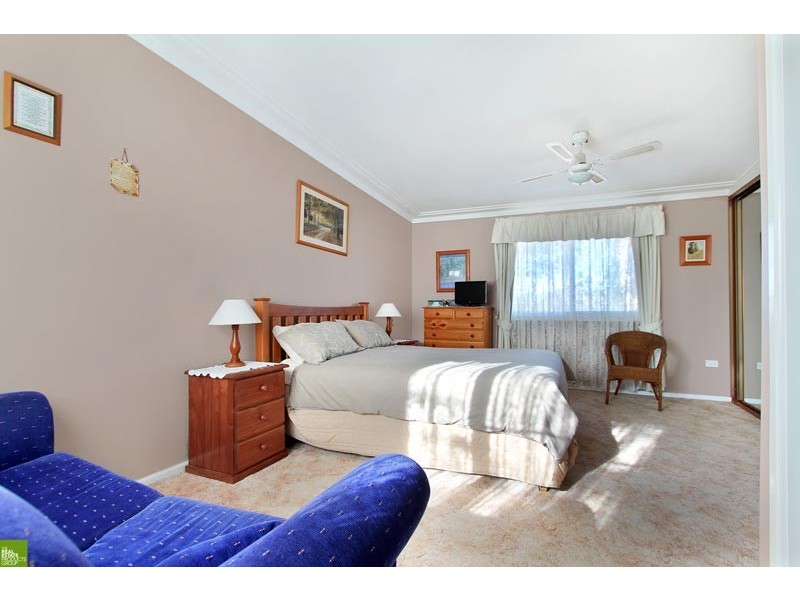 33 Gloucester Crescent, Dapto NSW 2530
