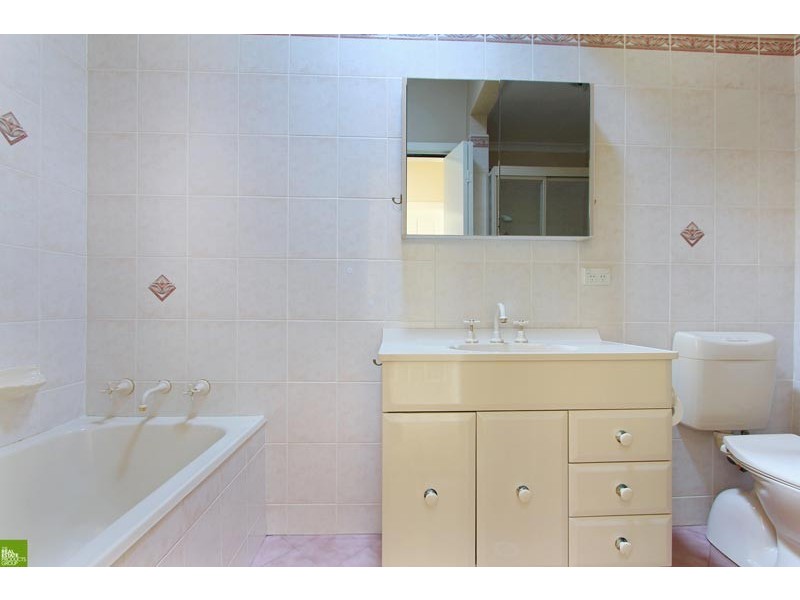 33 Gloucester Crescent, Dapto NSW 2530