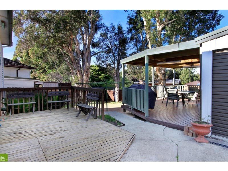 33 Gloucester Crescent, Dapto NSW 2530