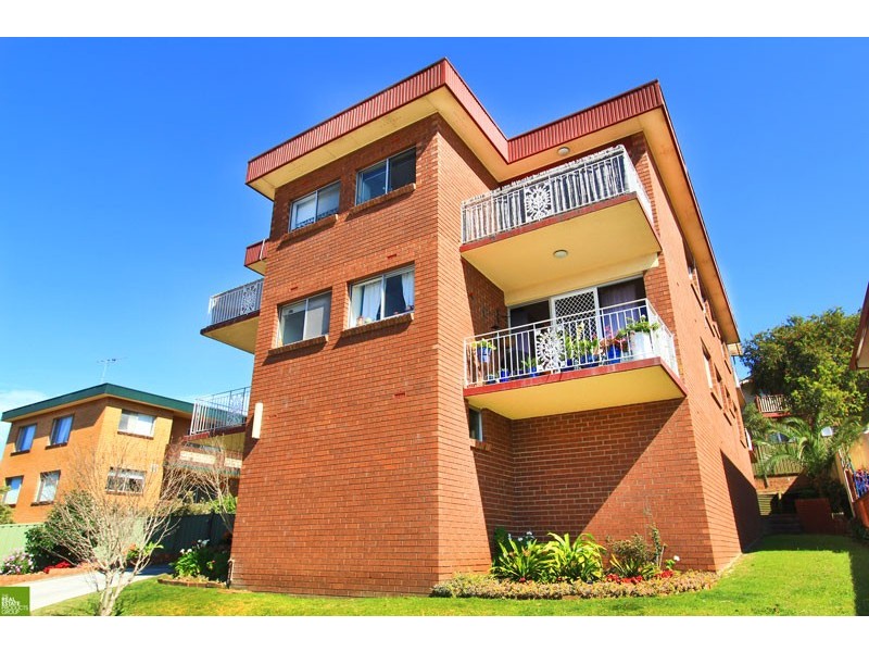 7/8 Myrtle Street, Coniston NSW 2500