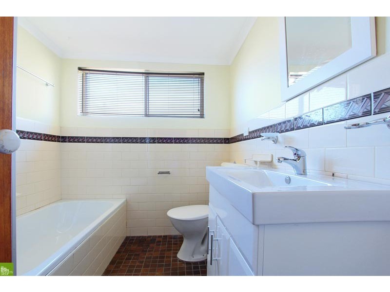 7/8 Myrtle Street, Coniston NSW 2500