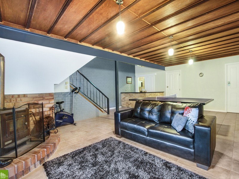 33 Stanley Avenue, Farmborough Heights NSW 2526