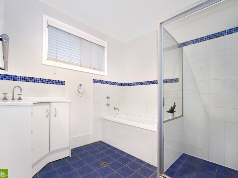 33 Stanley Avenue, Farmborough Heights NSW 2526