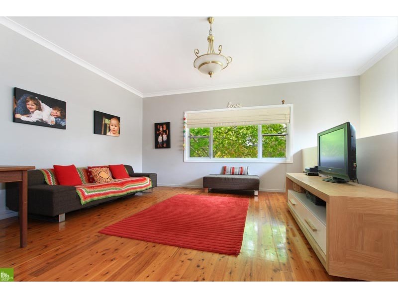 36 Pooraka Avenue, West Wollongong NSW 2500