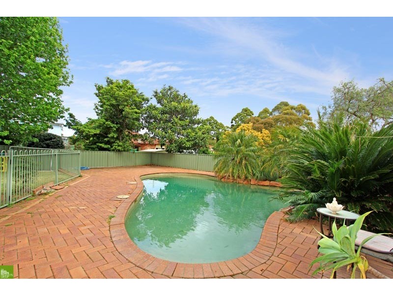 36 Pooraka Avenue, West Wollongong NSW 2500